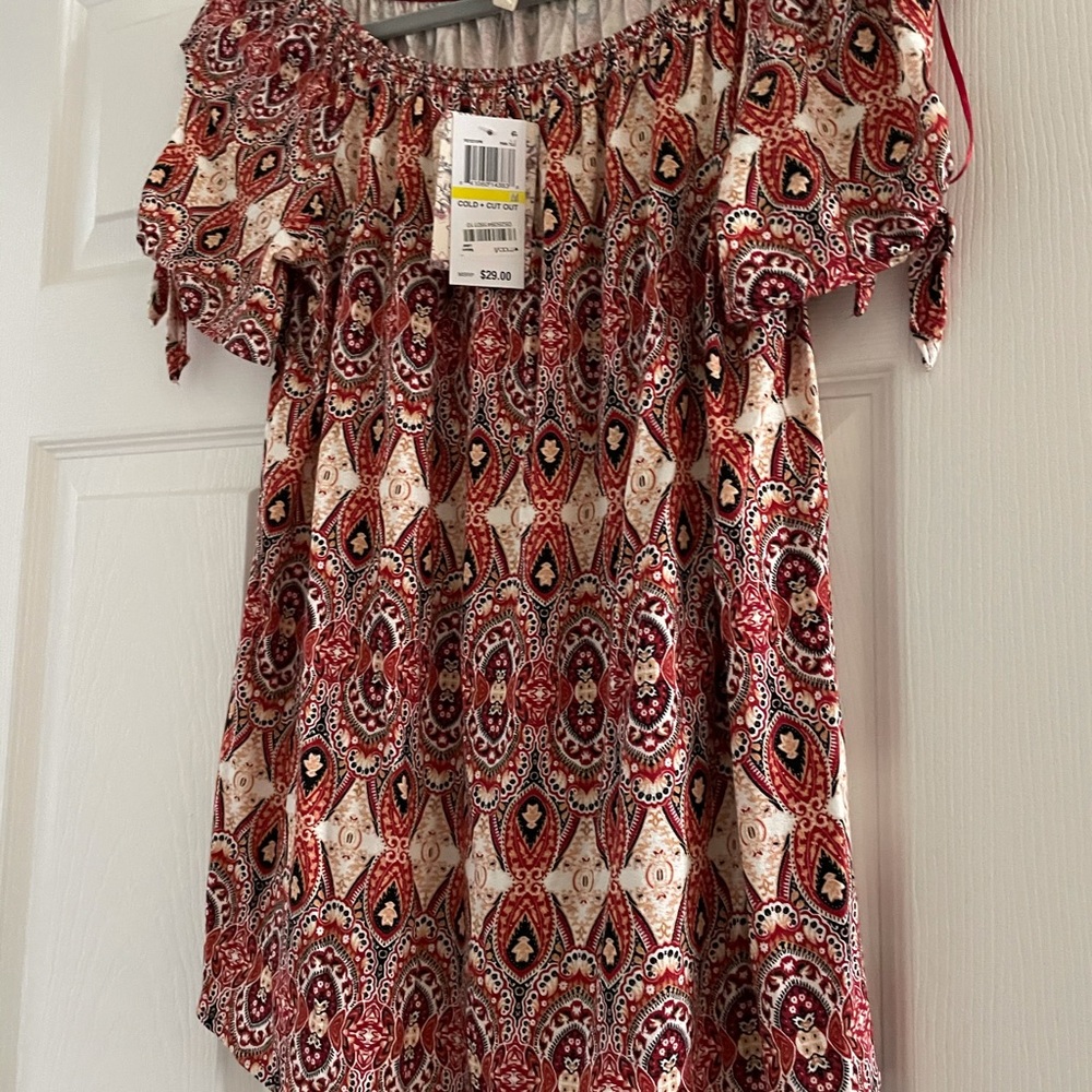 Cute paisley short sleeved blouse
